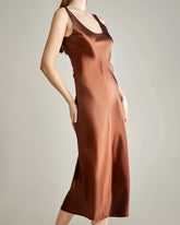 Robe Mi-Longue en Soie à Décolleté Rond Brown